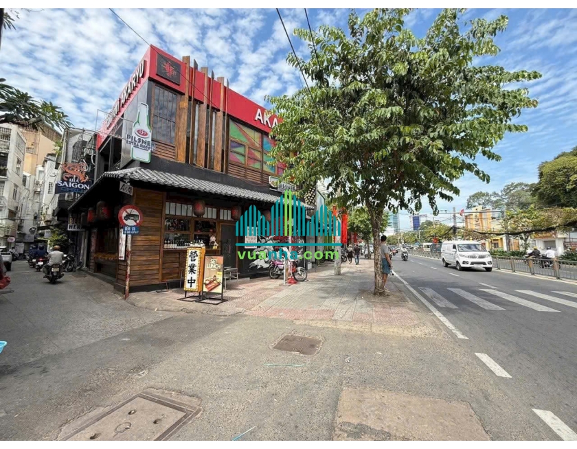 BÁN NHÀ MẶT TIỀN 67–69 CÁCH MẠNG THÁNG 8 – P. BẾN THÀNH, QUẬN 1 DT 8.3×16m – HĐT 150 TRIỆU/THÁNG – GIÁ 80 TỶ